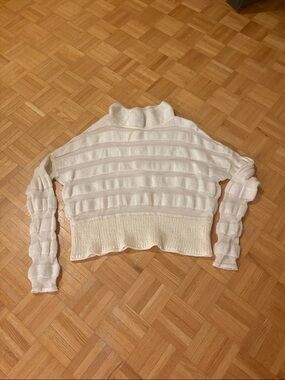 Sarah Pacini Cream Textured Turtleneck Cropped Sweater